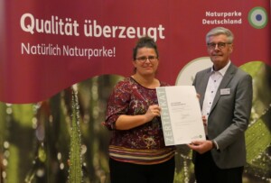 Naturpark Reinhardswald: Manuela Greipel (Geschäftsführerin Naturpark Reinhardswald), Friedel Heuwinkel (Präsident Verband Deutscher Naturparke e. V.)